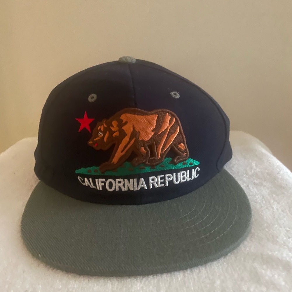 PIT BULL CALIFORNIA REPUBLIC CAP